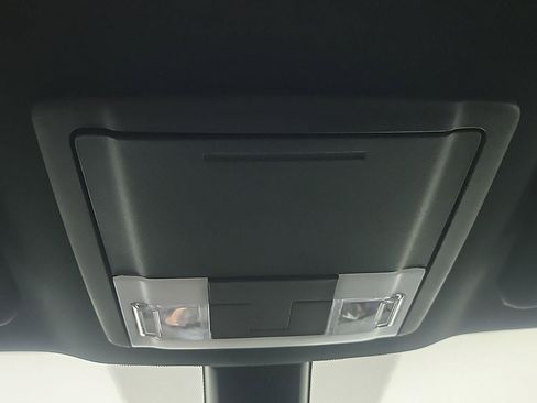 Used 2018 Ford Explorer XLT w/ Equipment Group 201A image 32