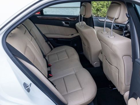 Used 2011 Mercedes-Benz E 350 4MATIC Sedan image 24