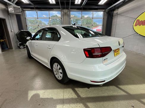 Used 2016 Volkswagen Jetta S FWD image 3