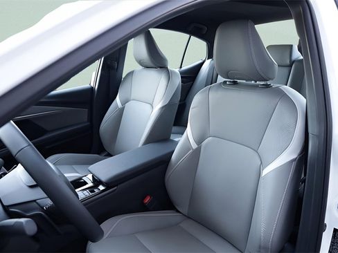 Certified 2025 Toyota Camry SE w/ Convenience Package image 19