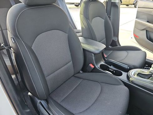 Used 2023 Kia Forte LX image 11