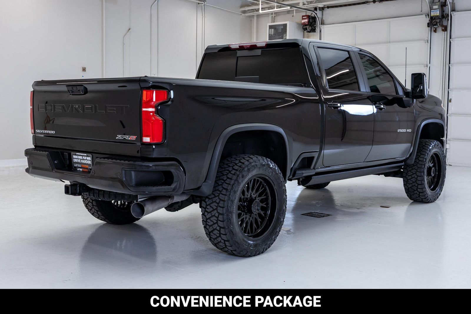 Used 2025 Chevrolet Silverado 2500 ZR2 w/ Technology Package AWD/4WD image 10