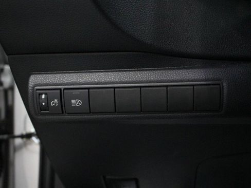 Used 2024 Toyota Corolla SE image 9