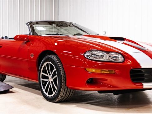 Used 2002 Chevrolet Camaro Z28 w/ SS Performance/Appearance Pkg image 1