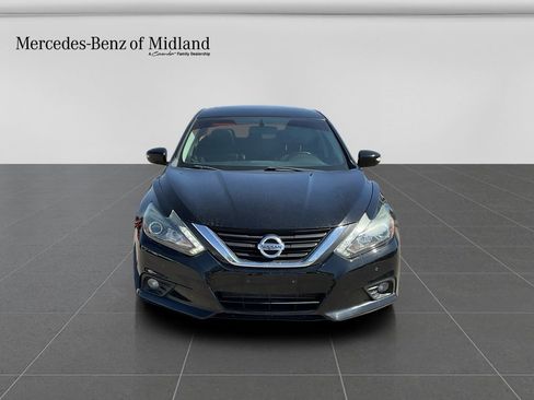 Used 2017 Nissan Altima 3.5 SL w/ 3.5SL Technology Package image 2