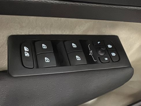 New 2026 Volvo XC40 B5 Ultra w/ Climate Package image 22