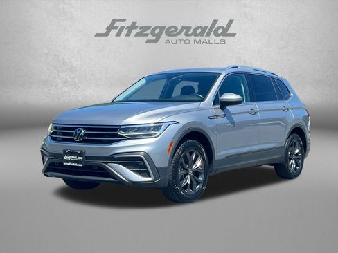 Used 2023 Volkswagen Tiguan SE AWD/4WD image 2