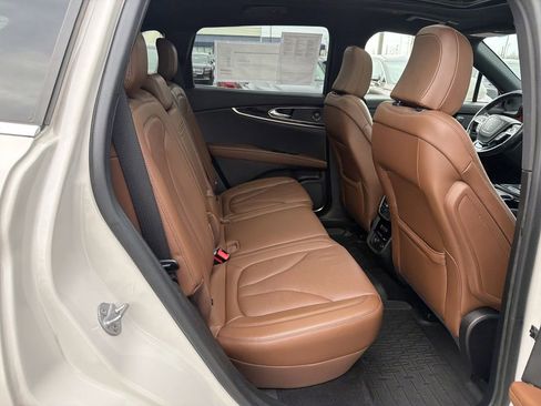 Certified 2022 Lincoln Nautilus Reserve w/ Luxury Package image 17