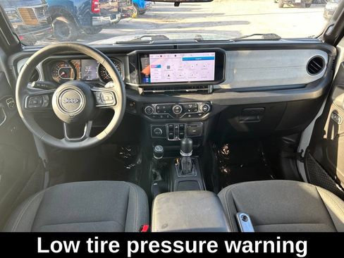 Used 2024 Jeep Wrangler Unlimited Sport AWD/4WD image 31