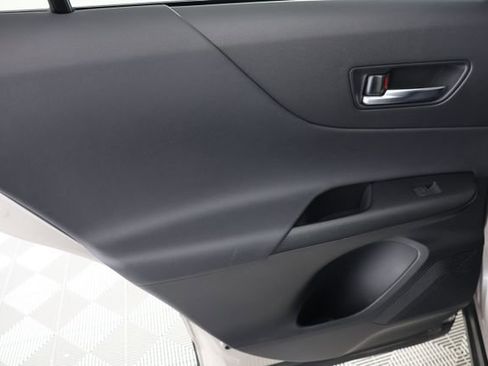 Used 2024 Toyota Venza LE image 25