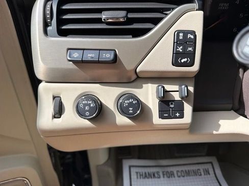 Used 2020 GMC Yukon XL Denali w/ Denali Ultimate Package AWD/4WD image 15