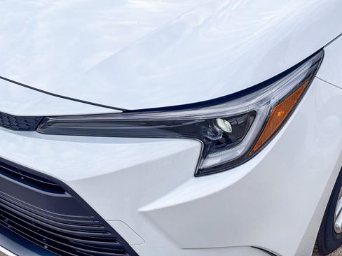 New 2026 Toyota Corolla LE w/ LE Premium Package FWD image 9