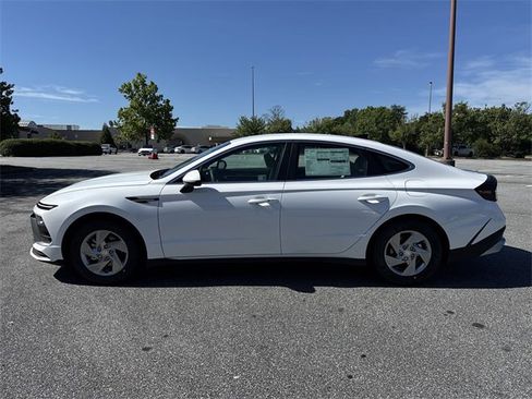 New 2025 Hyundai Sonata SE image 4