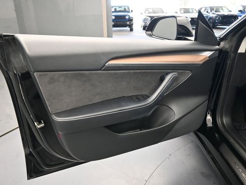 Used 2021 Tesla Model 3 Standard Range Plus image 15