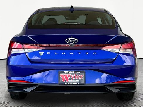 Used 2023 Hyundai Elantra SEL FWD image 5