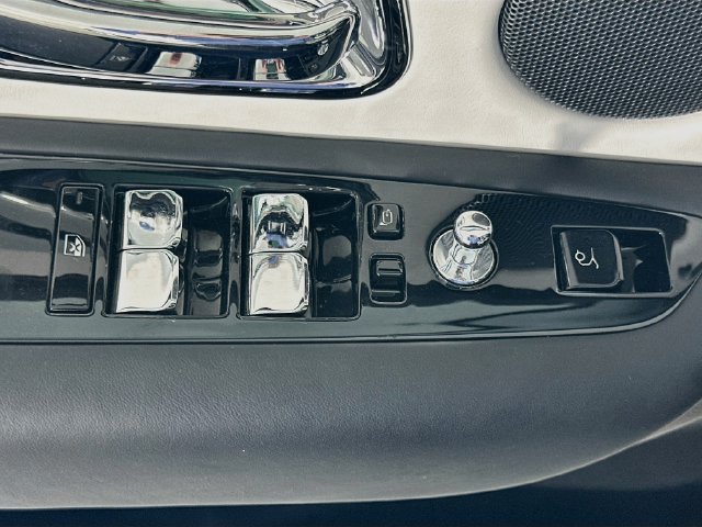 Used 2024 Rolls-Royce Cullinan AWD/4WD image 18