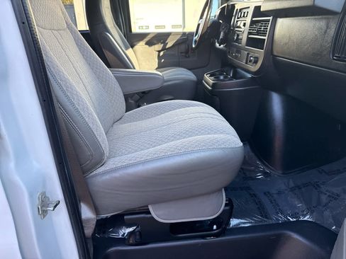 Used 2017 Chevrolet Express 3500 LT w/ LT Preferred Equipment Group image 12