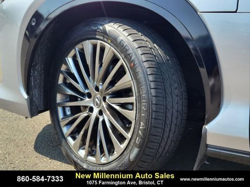 Used 2023 Lexus RZ 450e Premium image 31