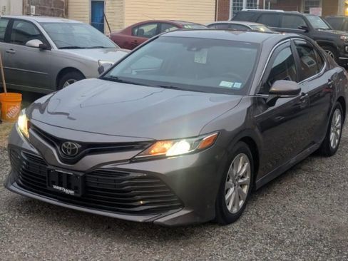 Used 2018 Toyota Camry LE w/ Convenience Package image 17