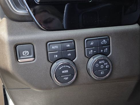 Certified 2025 Chevrolet Silverado 2500 LTZ AWD/4WD image 30