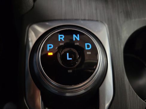 Used 2020 Ford Escape Titanium image 16