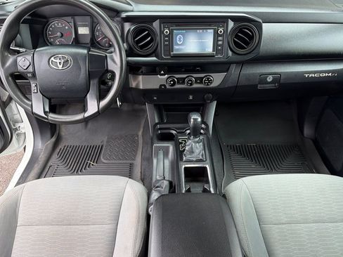 Used 2016 Toyota Tacoma SR image 12