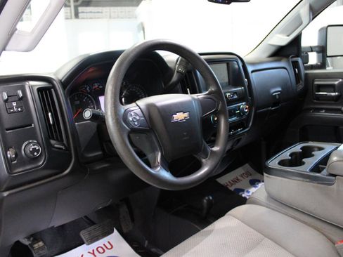 Used 2019 Chevrolet Silverado 2500 W/T w/ Snow Plow Prep Package image 9