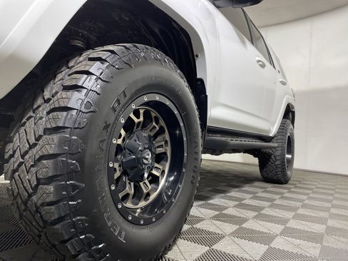 Used 2018 Toyota 4Runner SR5 image 26