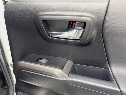 Used 2023 Toyota Tacoma 4x4 Double Cab image 44