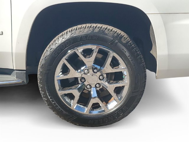 Used 2018 Chevrolet Suburban Premier RWD image 42