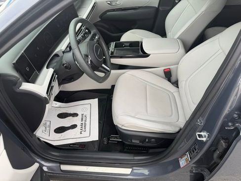 Used 2025 Hyundai Tucson Limited AWD/4WD image 19