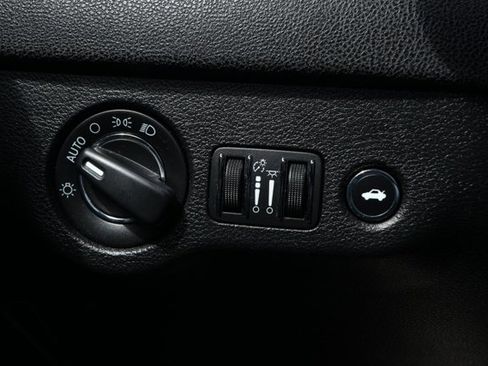 Used 2019 Chrysler 300 Touring w/ Sport Appearance Package image 15