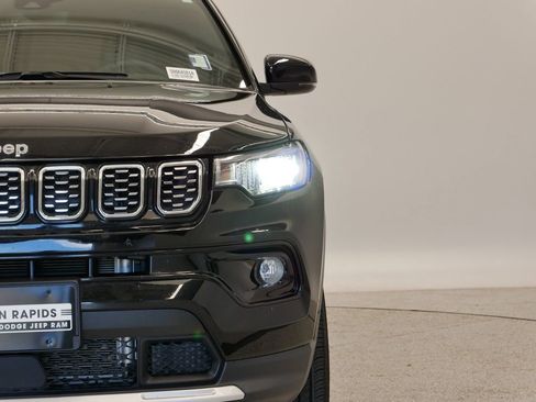 Certified 2024 Jeep Compass Limited image 12