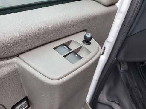 Used 2023 GMC Savana 2500 w/ Driver Convenience Package image 7