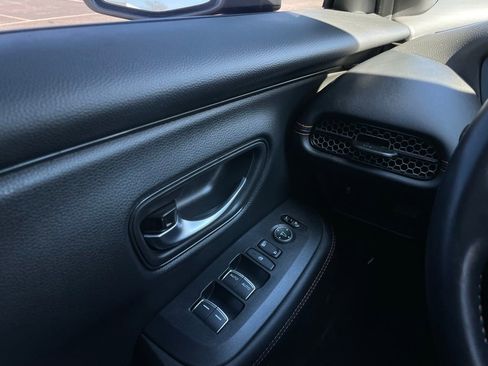 Certified 2025 Honda HR-V Sport image 21