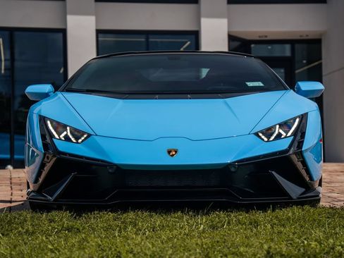 Used 2023 Lamborghini Huracan Tecnica RWD image 8
