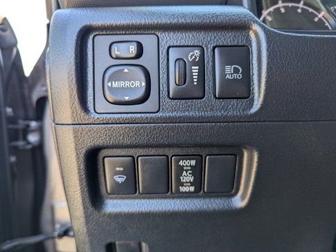 Used 2021 Toyota 4Runner SR5 AWD/4WD image 18