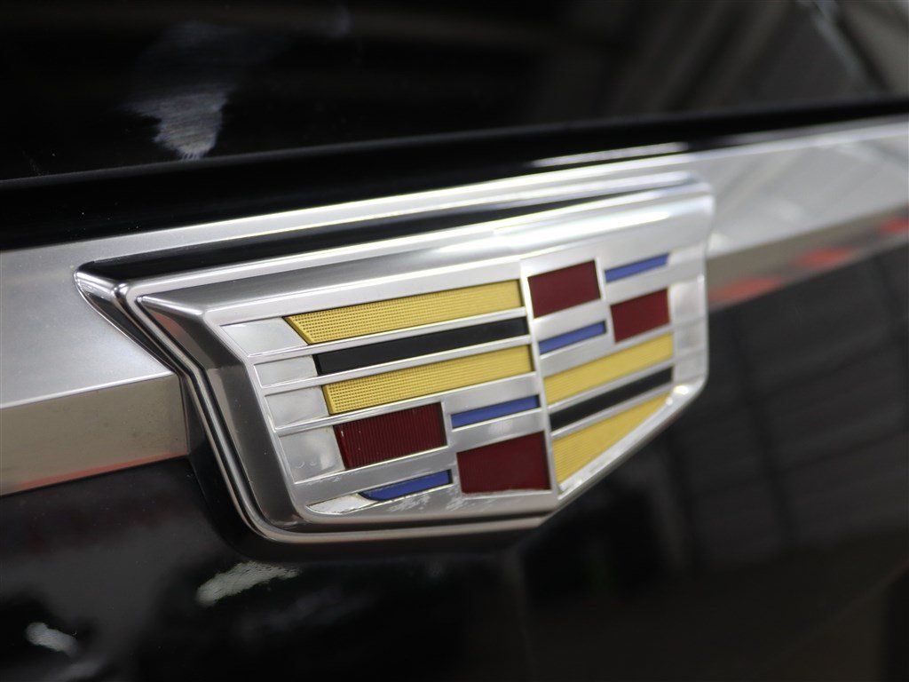 Used 2019 Cadillac Escalade Premium Luxury AWD/4WD image 9