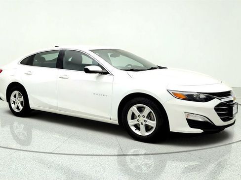 Used 2021 Chevrolet Malibu LS w/ Driver Confidence Package II FWD image 3