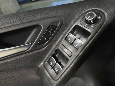 Used 2012 Volkswagen GTI PZEV image 21