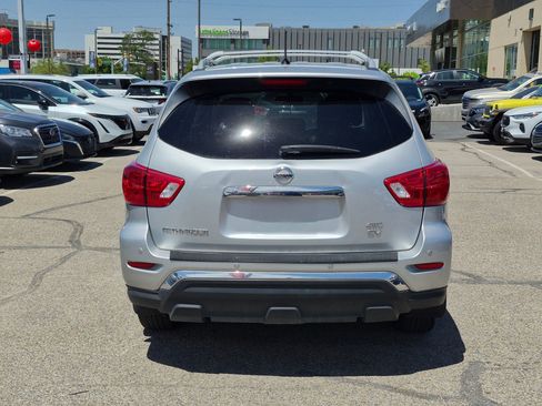 Used 2017 Nissan Pathfinder SV AWD/4WD image 7