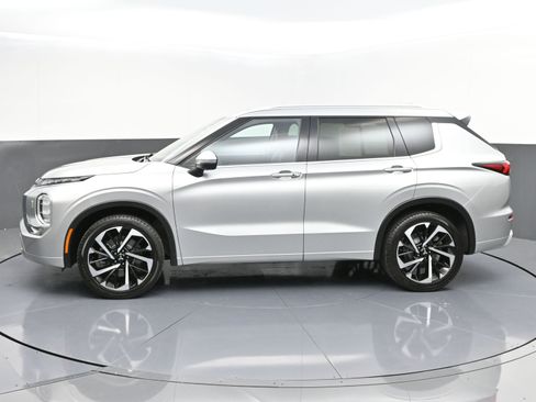 Used 2022 Mitsubishi Outlander SEL image 4