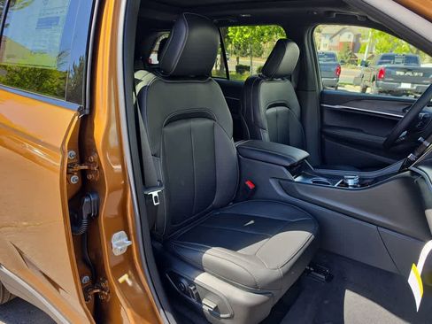 New 2026 Jeep Grand Cherokee Limited AWD/4WD image 25