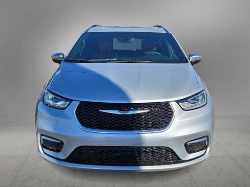 New 2026 Chrysler Pacifica Pinnacle image 3