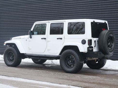 Used 2012 Jeep Wrangler Unlimited Rubicon w/ Connectivity Group image 3