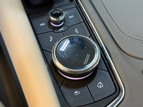 Used 2022 Cadillac XT6 Premium Luxury w/ Technology Package image 33