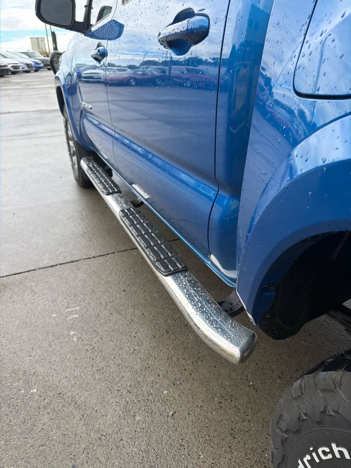 Used 2018 Toyota Tacoma SR5 RWD image 11