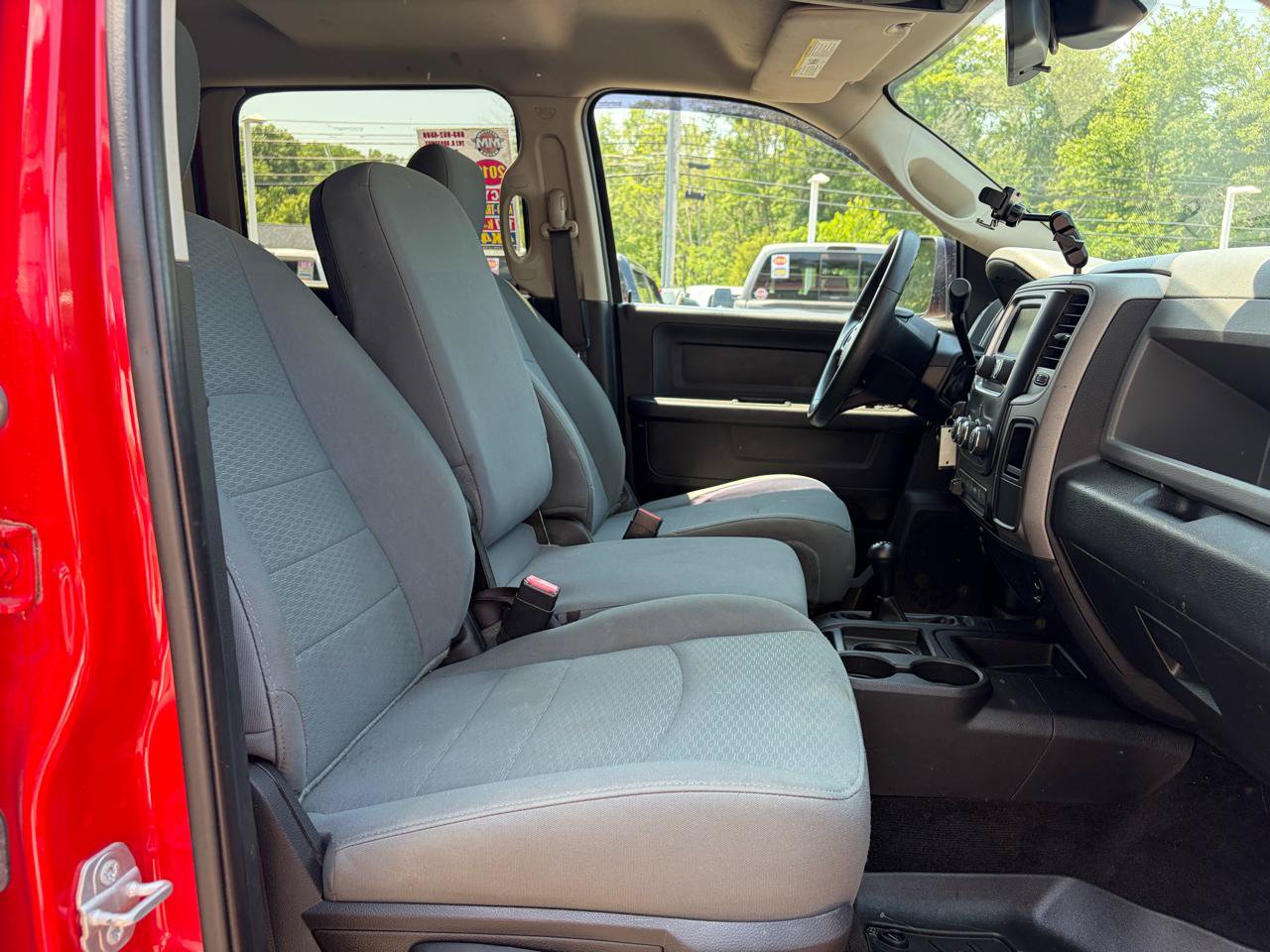 Used 2016 RAM 2500 Tradesman w/ Chrome Appearance Group AWD/4WD image 46