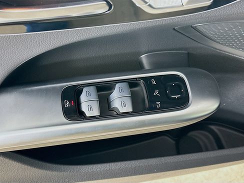 Certified 2025 Mercedes-Benz C 300 4MATIC Sedan image 22