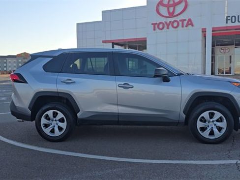 Used 2022 Toyota RAV4 LE image 5